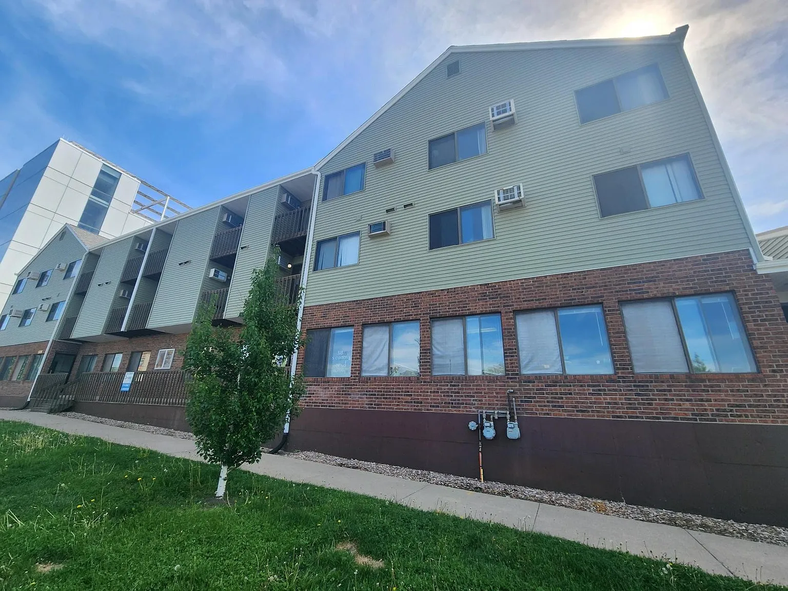 522 S Clinton St — Photo 1
