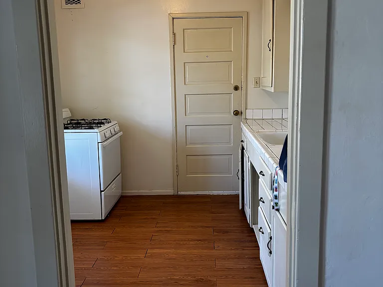 305 W Olive Ave #1 — Photo 2