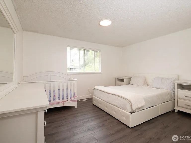 12638 SE 210th Ct — Photo 9