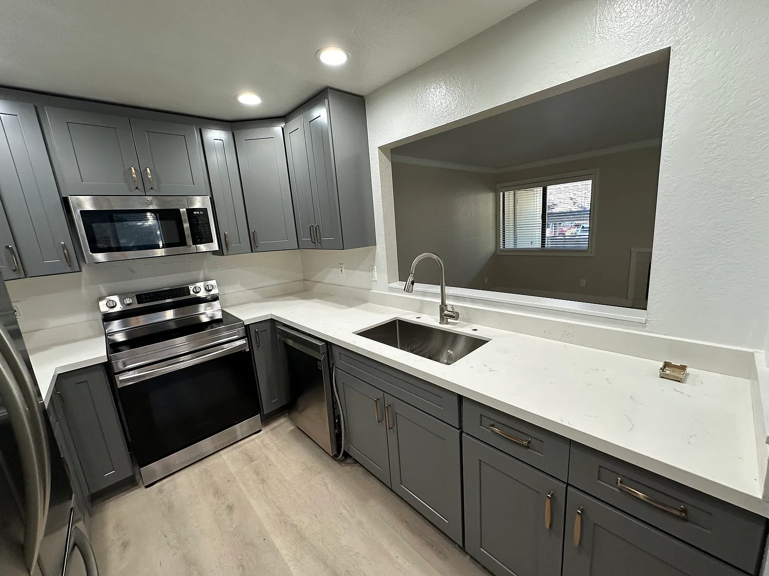 1442 Alma Loop photo 1
