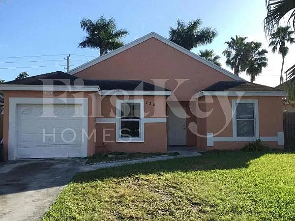 735 SW 7th Ct