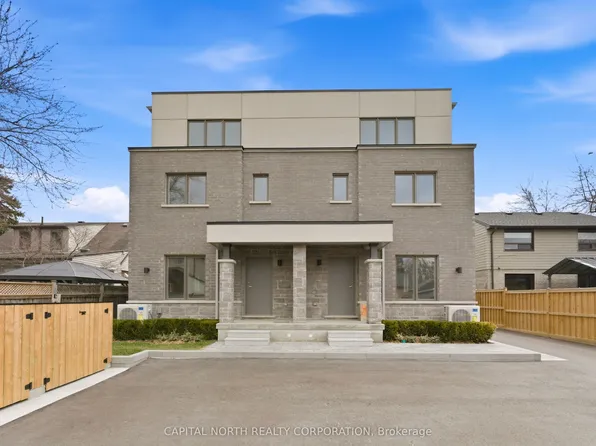 46 Touraine Ave #3, Toronto, ON M3H 1R2