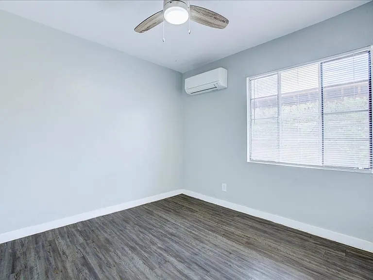 2116 N Forgeus Ave #A — Photo 14