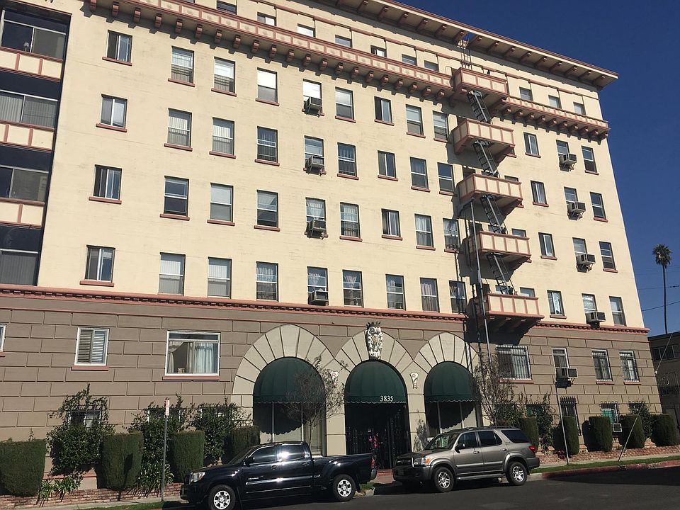 1st image of 3835 W 2nd St #6
