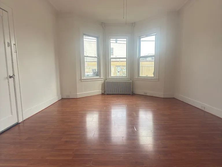 4205 Grand Ave #1 — Photo 2