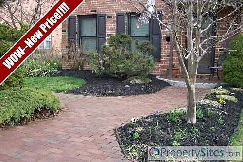 141 Lowell Ct photo 1