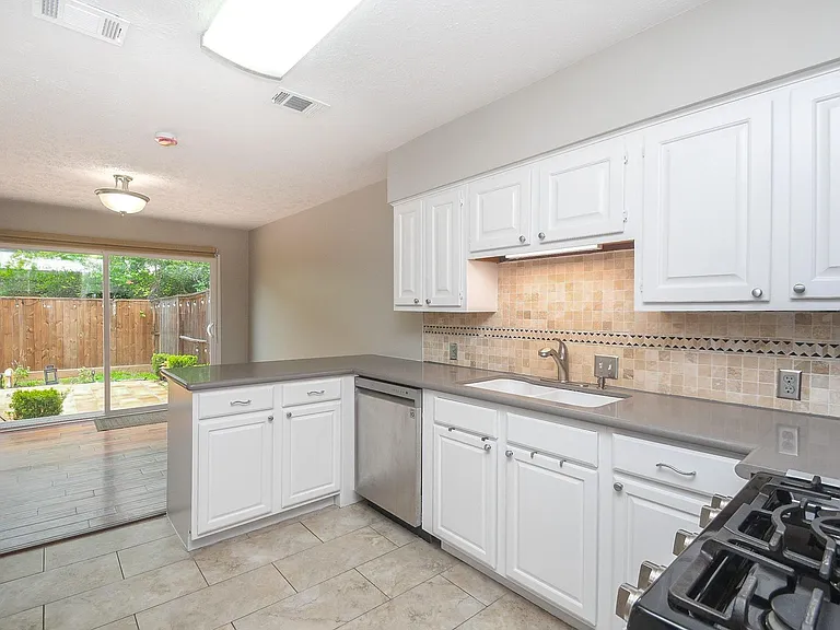 239 Malone St #B — Photo 12