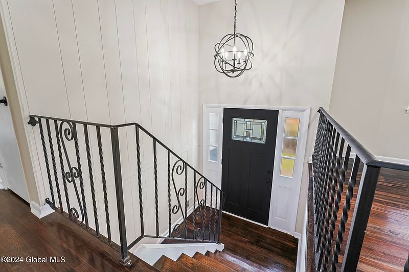 4th image of 5 Locust Drive
