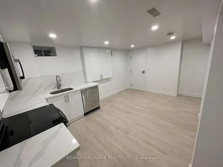61 Cecil St #LOWER — Photo 5