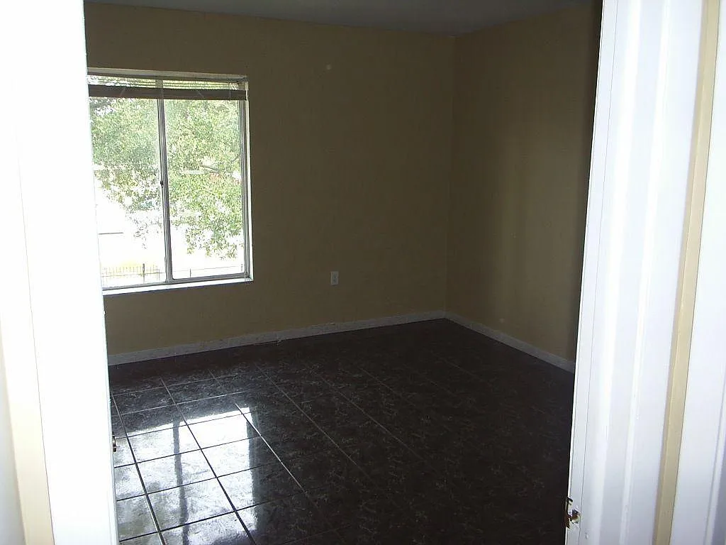 1 bed, 682 sqft, $1,200 — Photo 4
