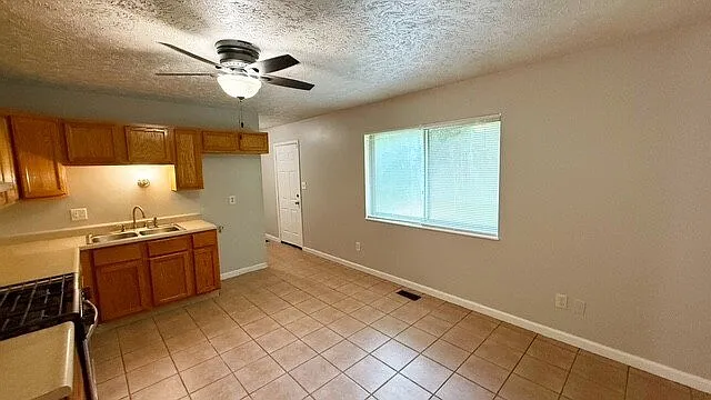 10221 Ridgefield Dr — Photo 5