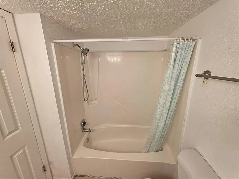 139 Oyster Bay Cir #220 — Photo 20