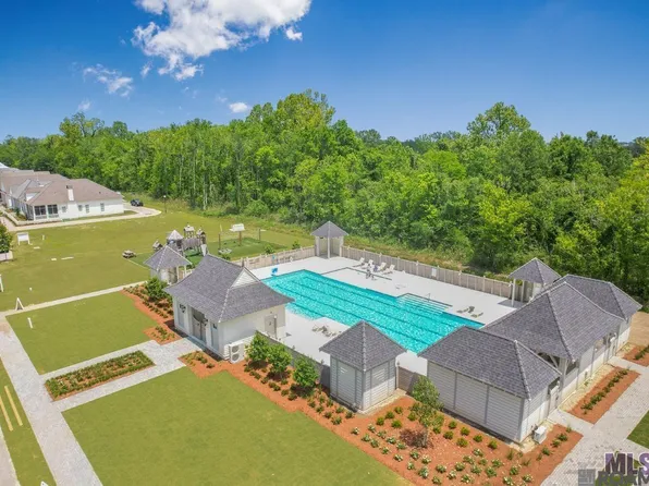 2844 Pointe Marie Dr, Baton Rouge, LA 70820
