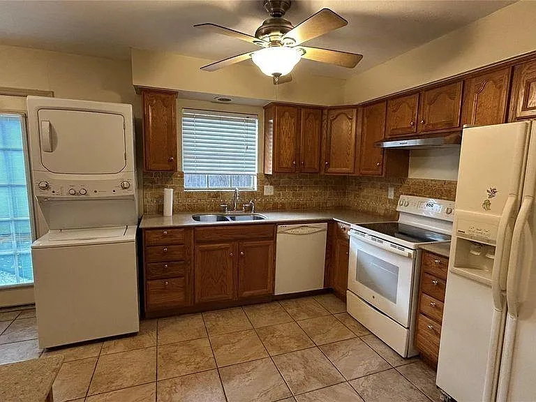7600 Burgoyne Rd #115 — Photo 11