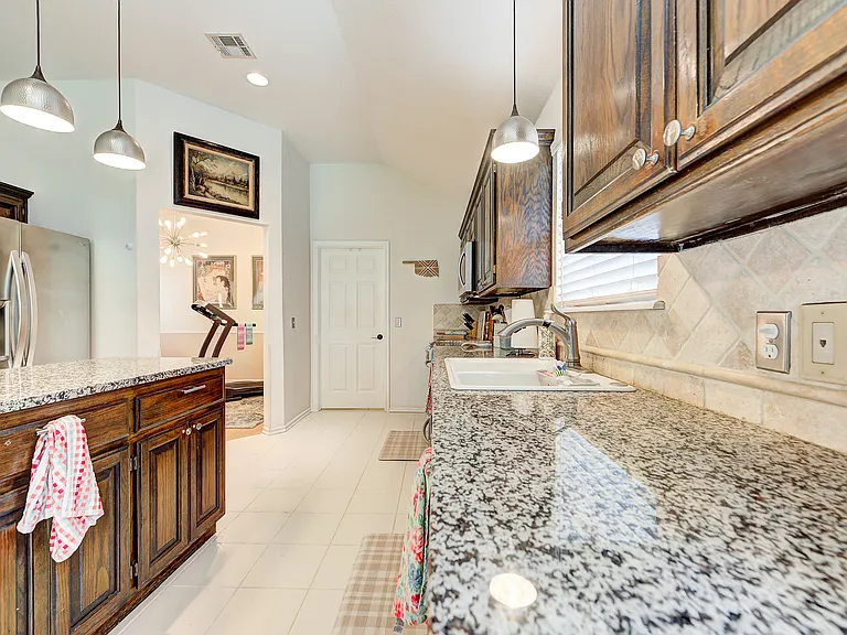 2912 Devonshire Dr — Photo 13