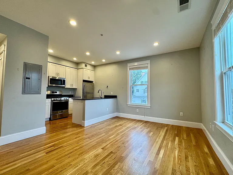 405 S Huntington Ave #2R — Photo 18