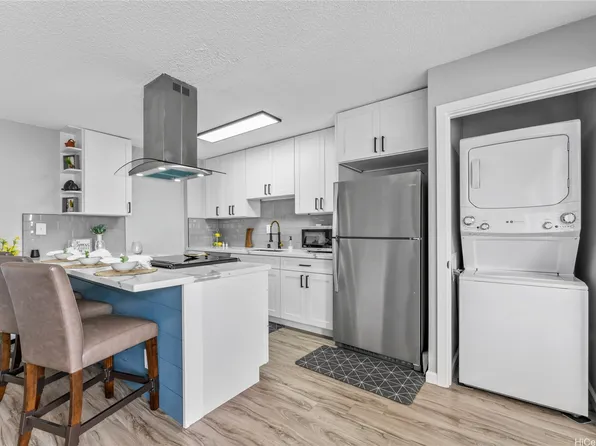 818 S King St APT 701, Honolulu, HI 96813