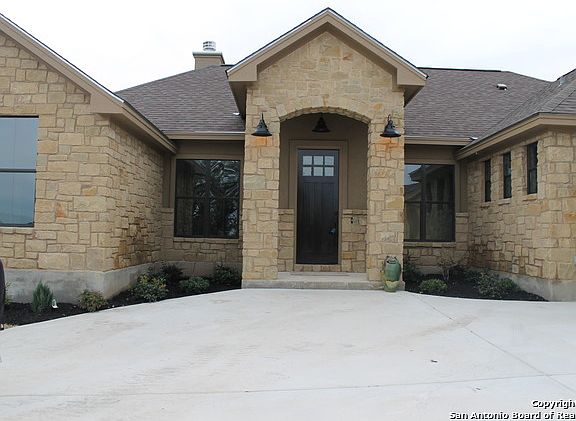 3rd image of 624 Oak Creek Pkwy