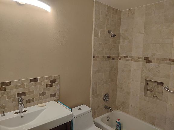 5th image of 1141 E Diana Ave