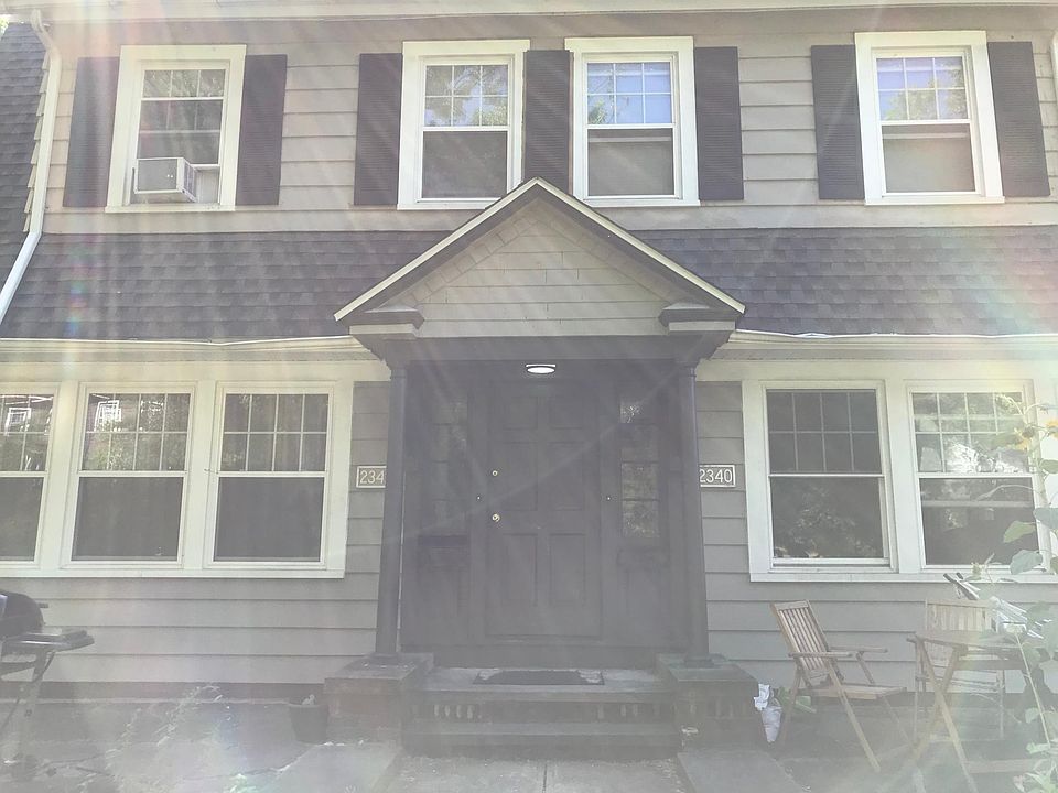 There is a separate front patio for each side of the duplex