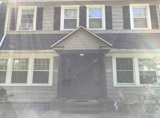 2340 S Overlook Rd, Cleveland Heights, OH 44106