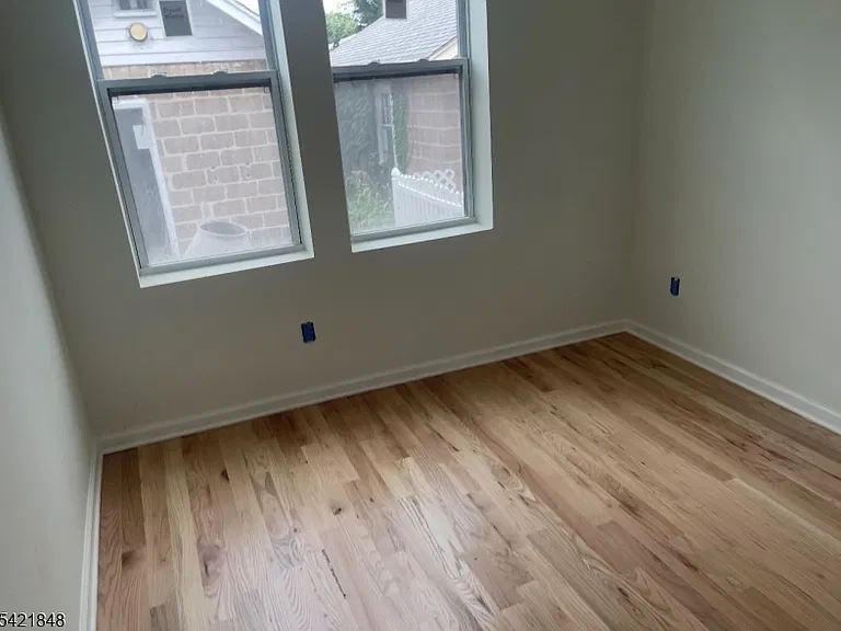 100 King St #1 — Photo 4