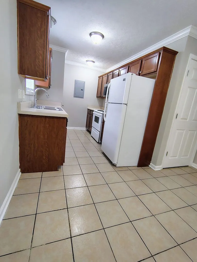 403 Topmiller — Photo 2