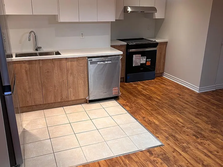 190 Saint Joan Of Arc Ave #BASEMENT — Photo 5