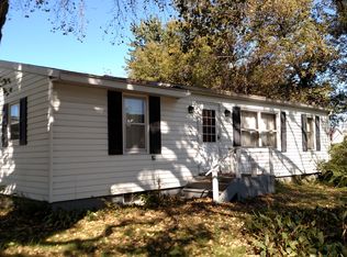 323 Oak St, Elma, IA 50628