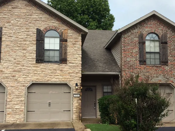 3586 W Chevaux Dr, Fayetteville, AR 72704