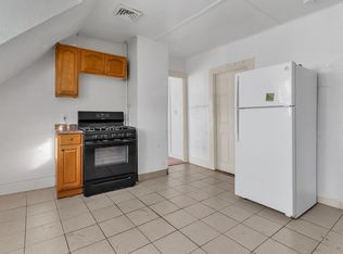 13 Plain St #3R, Taunton, MA 02780