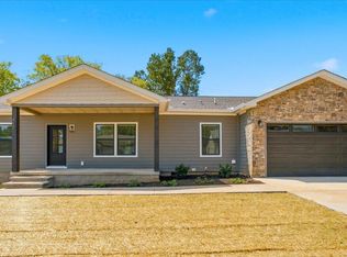 450 Federal Ferry Cir, Vonore, TN 37885