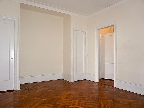 4th image of 25-20 41st St #2A