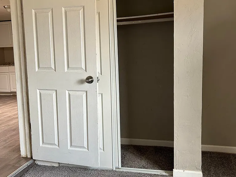 210 W Blacklidge Dr #1 — Photo 7