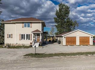 3749 James Ave SW, Oxford, IA 52322