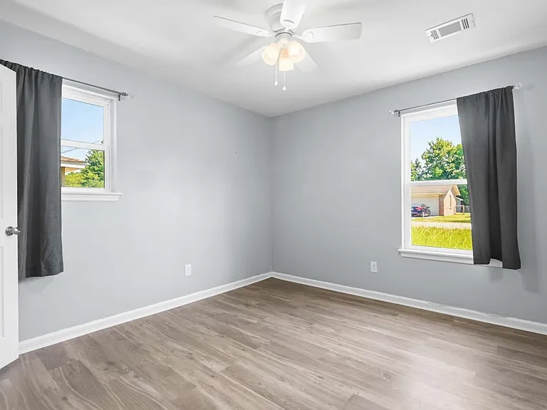 4421 Jenwood St — Photo 11