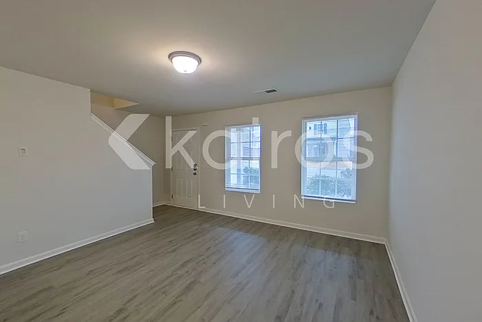 228 Fox Chase Way — Photo 2