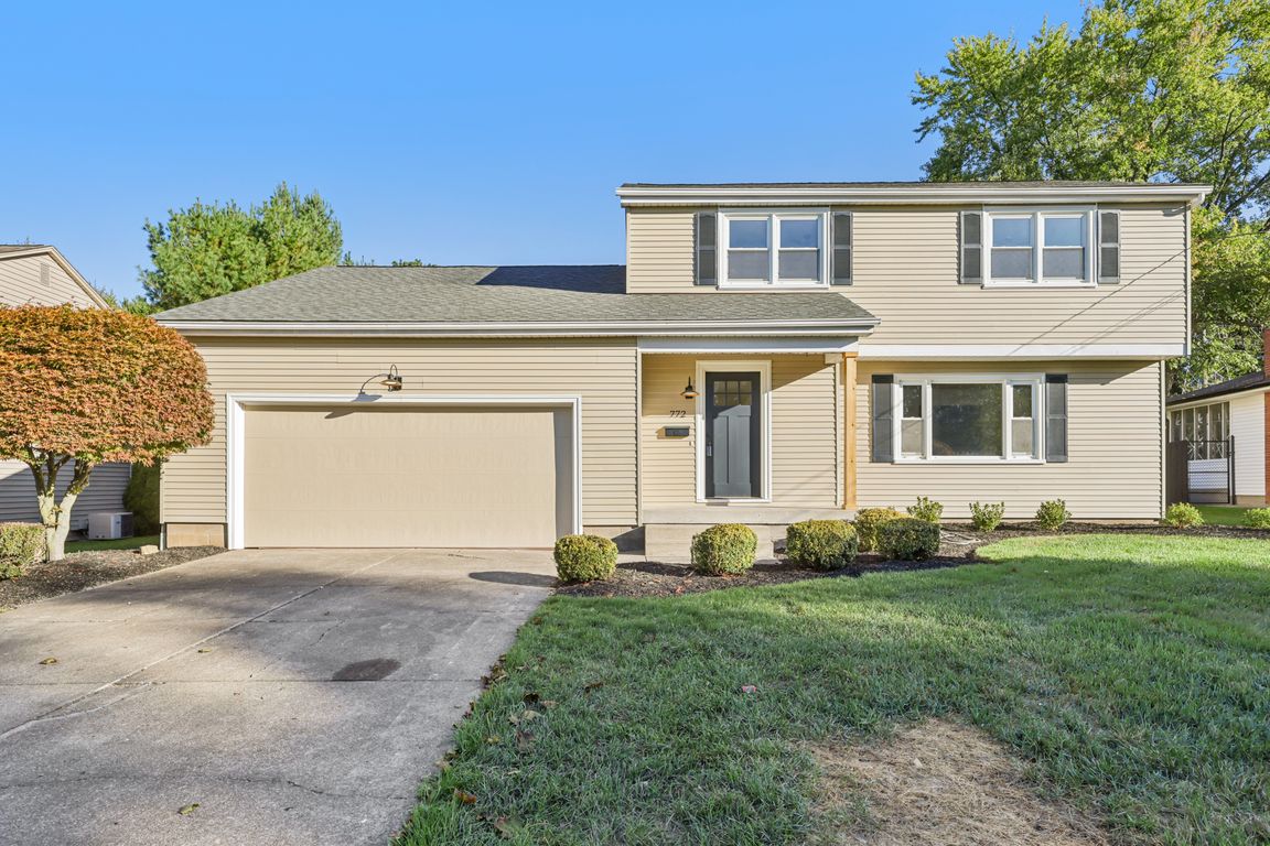 Teakwood Dr-S0710-001.jpg