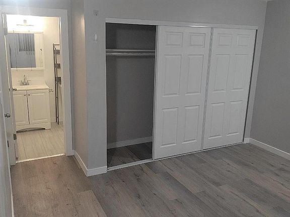 3rd image of 612 N Wilcox Ave APT 9