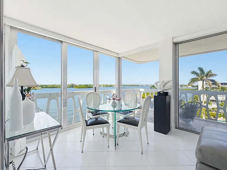 2505 S Ocean Blvd — Photo 3