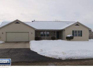 W6823 Basswood Ln, APPLETON, WI 54915