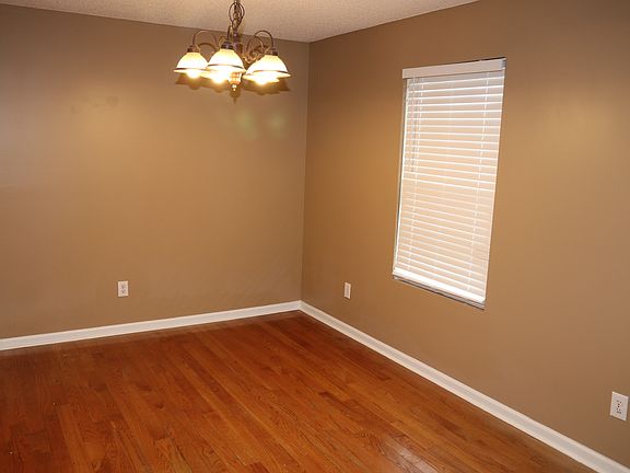 3rd image of 6833 Merrywood Dr