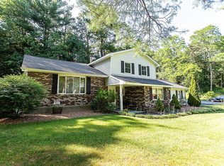 3207 Lone Pine Rd, Schenectady, NY 12303