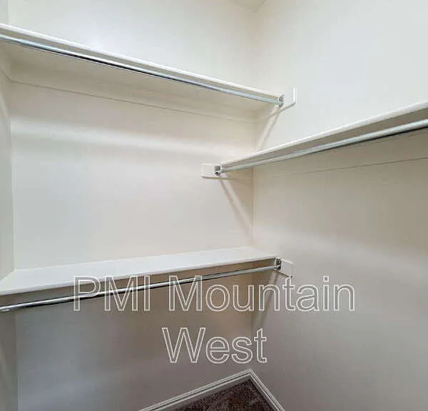 443 Kent Dr — Photo 19