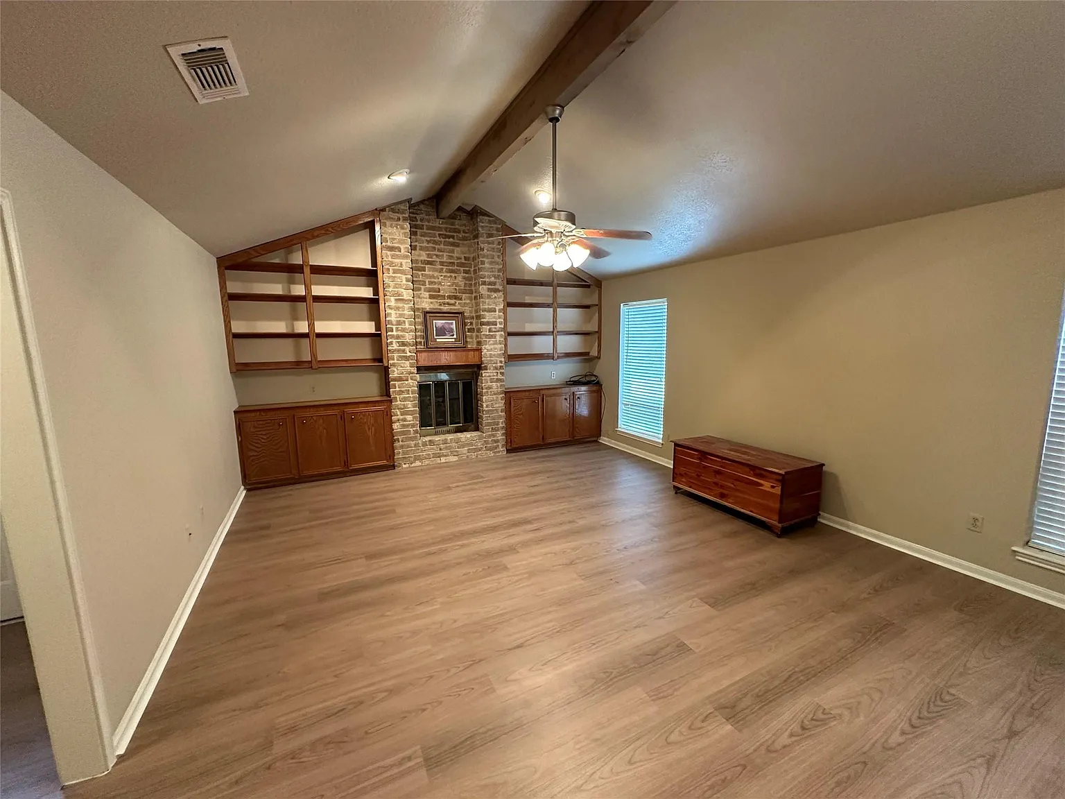 3 bed, 2.0 bath, 1857 sqft, $1,950 — Photo 4