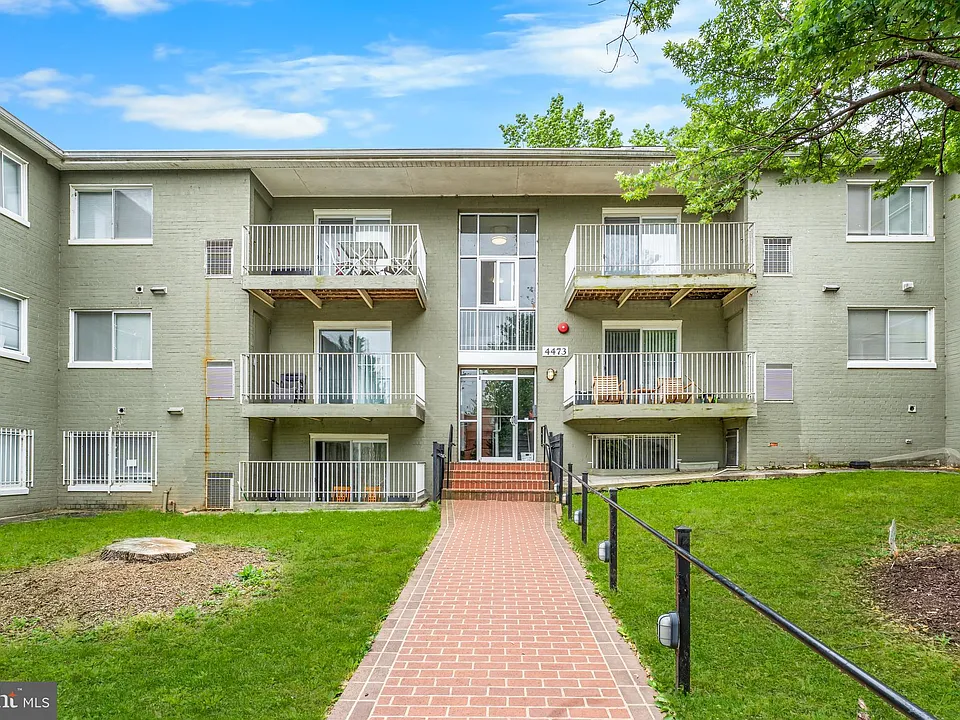 4473 B St SE #304