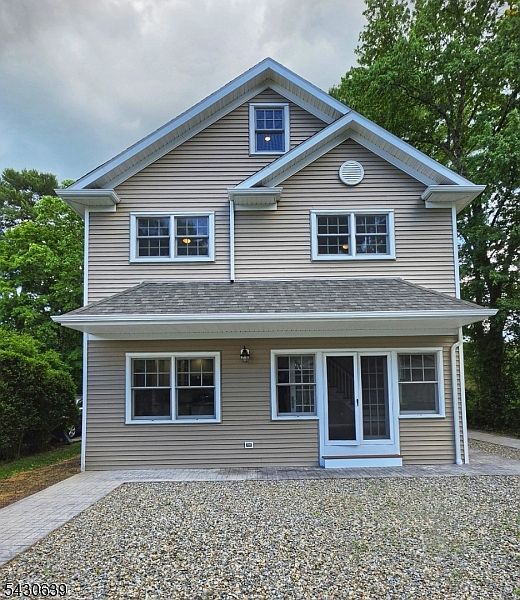 1st image of 27 Forest Rd