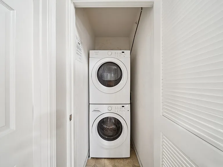 ReNew Bayshore Townhomes — Photo 17