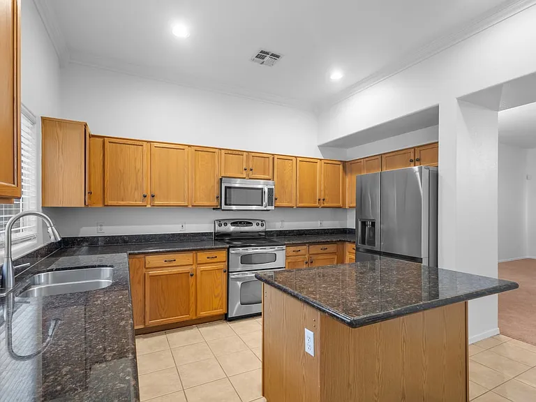 15623 W Ocotillo Ln — Photo 8