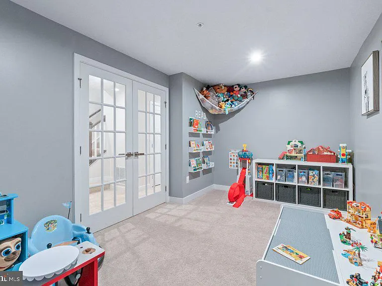 6247 Islington St — Photo 46